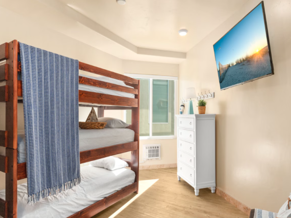 Luxurious 9-Bedroom Beachfront Oasis in Oceanside